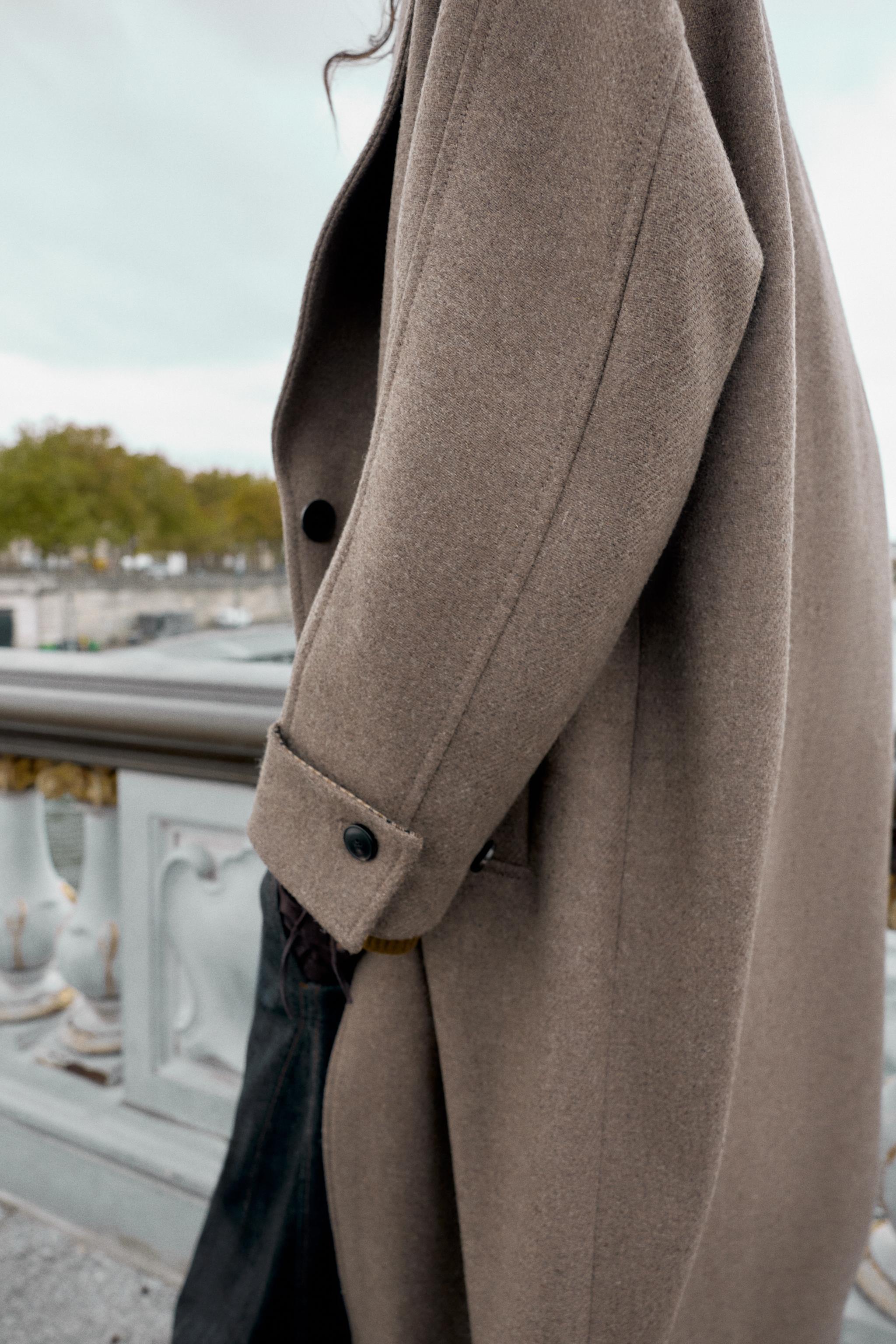 OVERSIZED WOOL COAT WITH CONTRAST CUFF